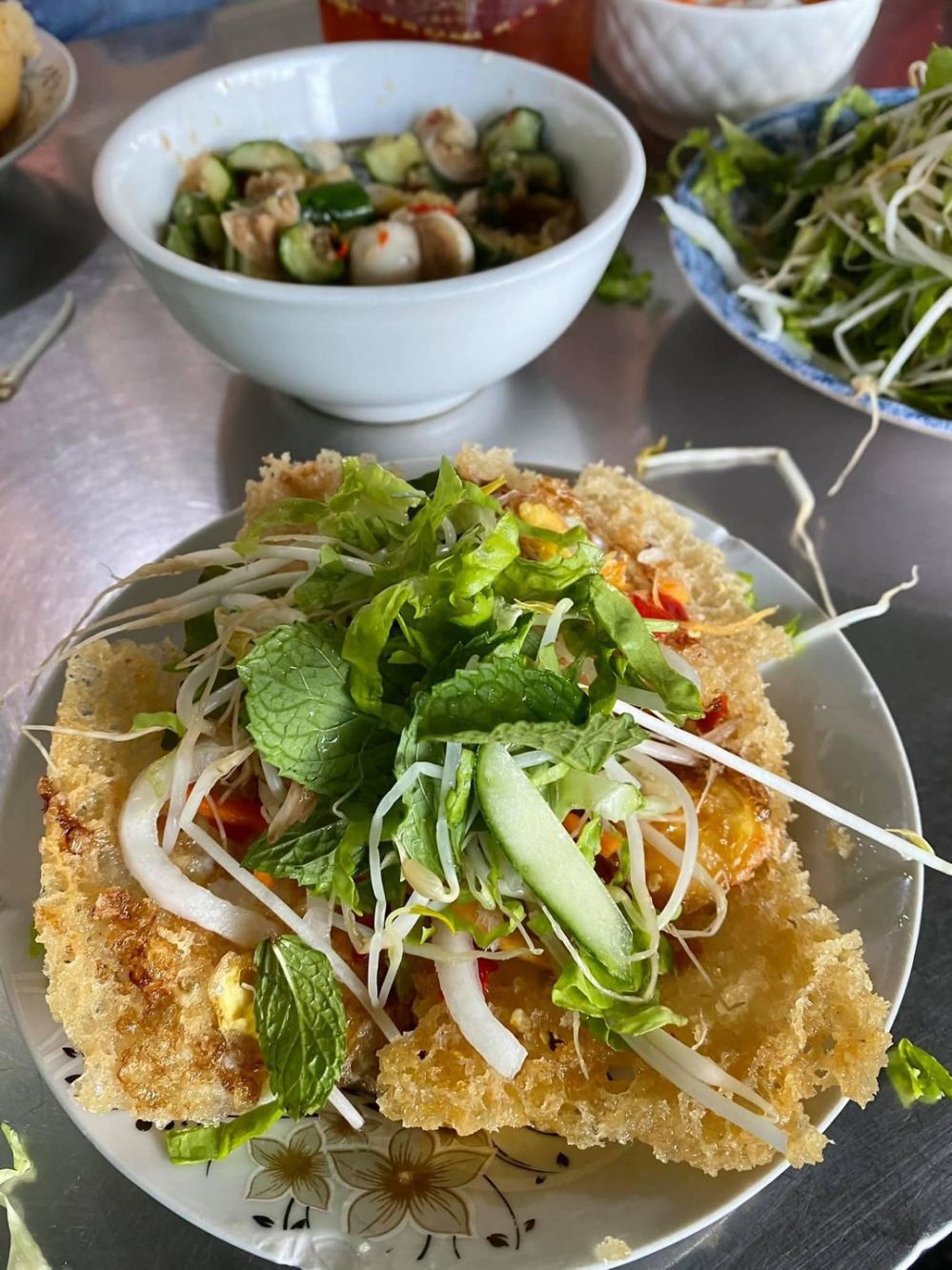 ẩm thực Gia Lai: bánh khọt mắm cà ở Pleiku - chợ đêm Gia Lai