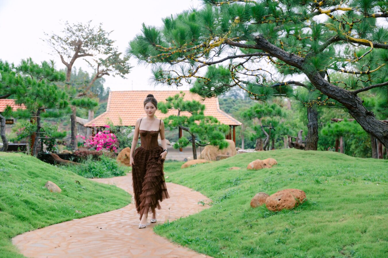 review ngoạ long sơn pleiku